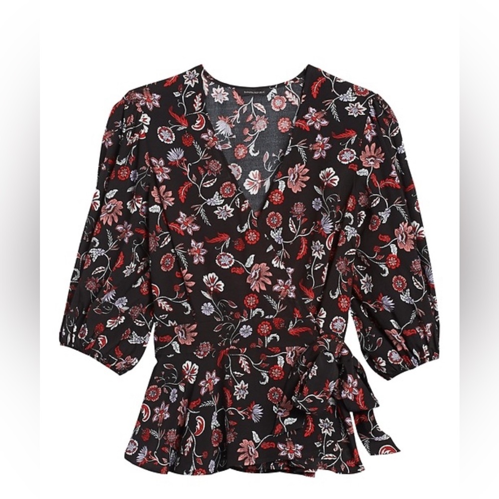 Banana Republic red/black floral print wrap top Size small petite